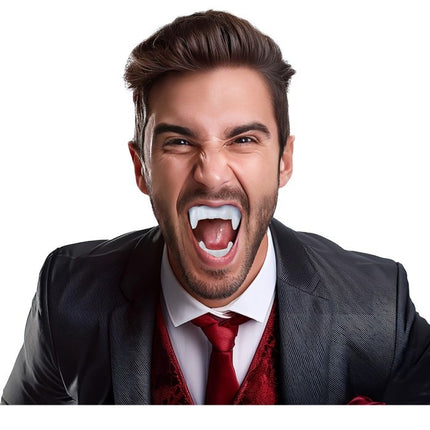 Dents de vampire pour Halloween