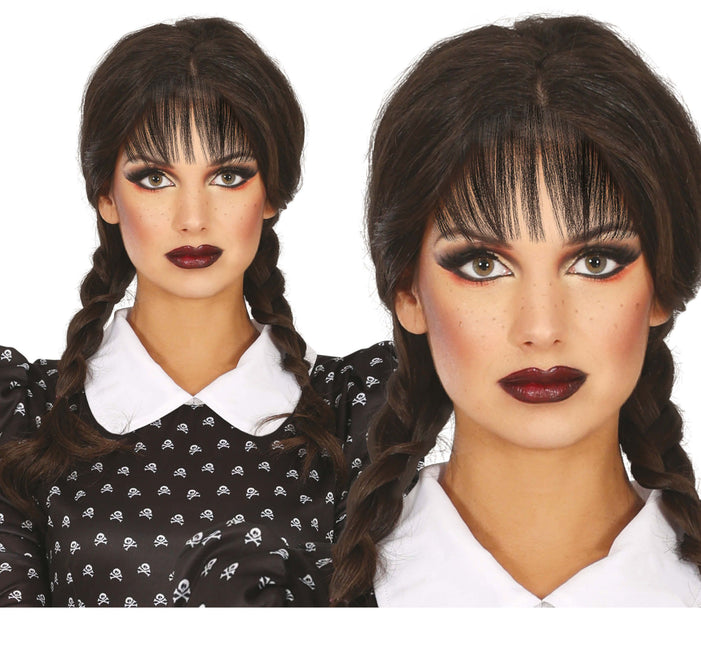 Perruque noire avec queue de cochon