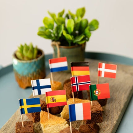 Bâtonnets à cocktail Différents pays 8cm 50pcs