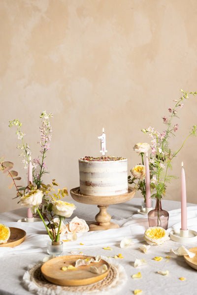 1 Jaar Kaars Bloemblaadjes 8cm van Partydeco koop je bij Partywinkel