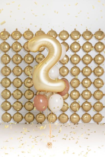 2 Jaar Cijfer Ballon Goud Satijn Folie Leeg 86cm van Partydeco koop je bij Partywinkel