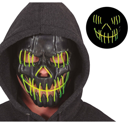 Masque d'Halloween souriant avec la lumière