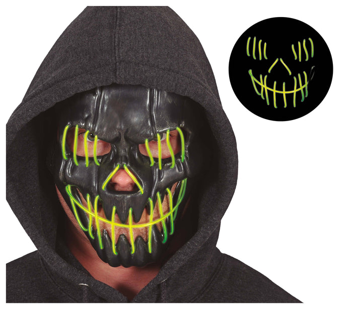 Masque d'Halloween souriant avec la lumière