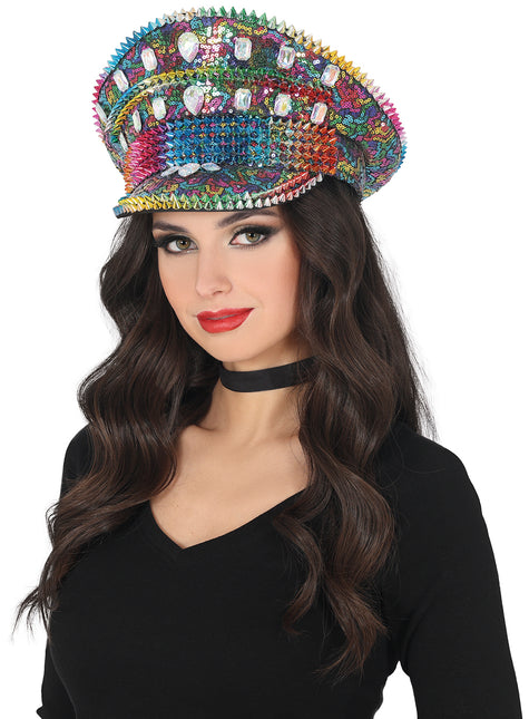 Casquette de police arc-en-ciel avec clous