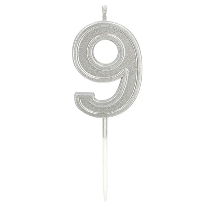 Petite bougie « Elegant '9' » argentée sur tige (3 x 4,2 x 0,7 cm)