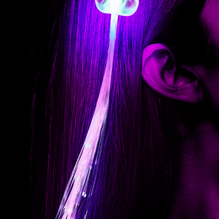 Extension de cheveux violet fluo avec lumière 30cm