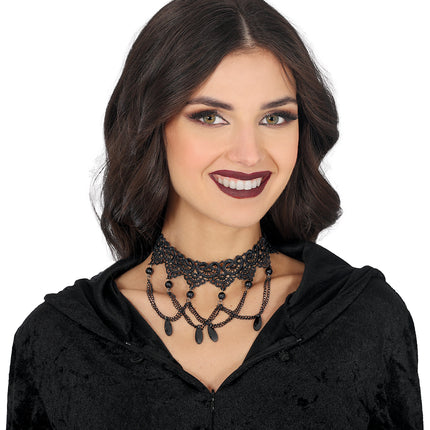 Collier noir brodé de perles