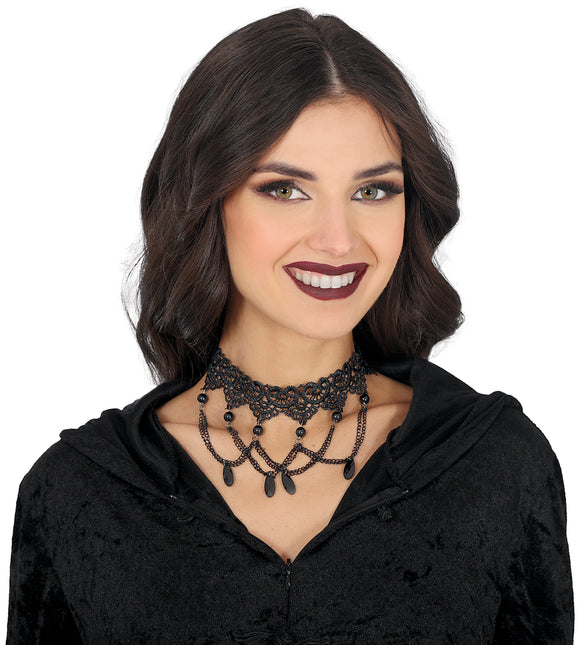 Collier noir brodé de perles