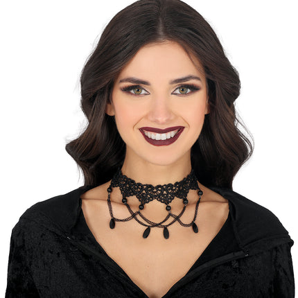 Collier noir brodé de perles