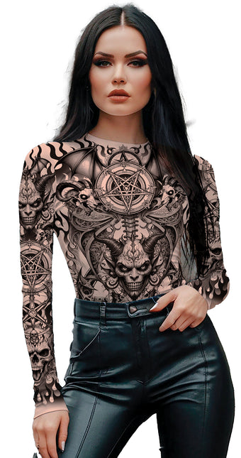 Tatouage de chemise nue