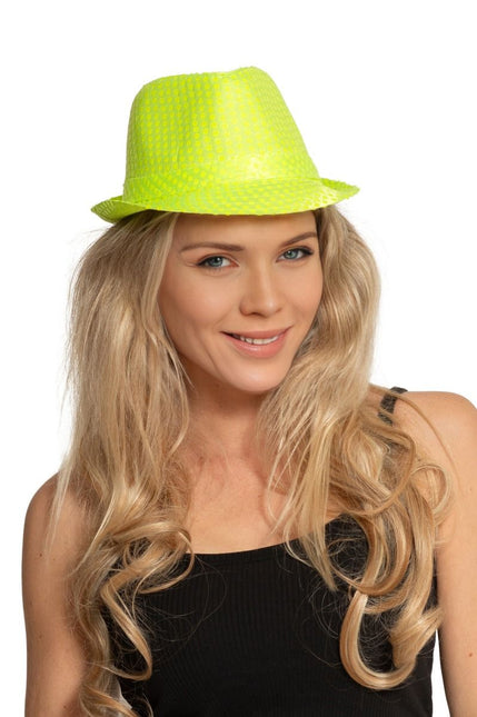 Chapeau à paillettes vert fluo