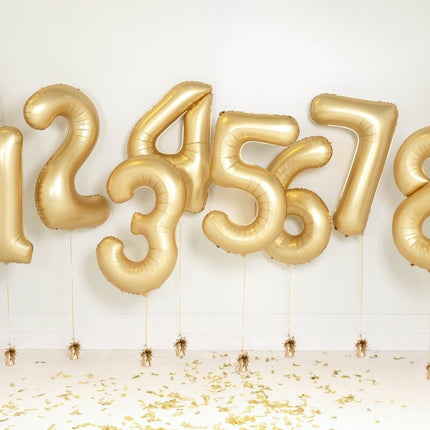 4 Jaar Cijfer Ballon Goud Satijn Folie Leeg 86cm van Partydeco koop je bij Partywinkel