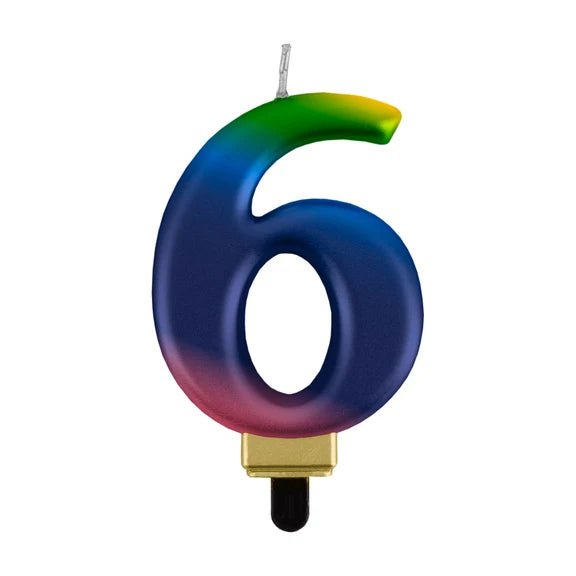 6 Jaar Kaars Regenboog 8cm van VDV Benefit koop je bij Partywinkel