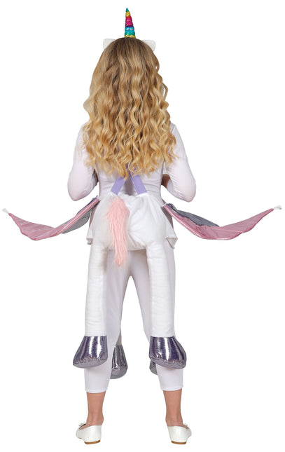 Fille au costume de licorne