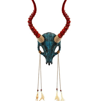MASQUE DE CHAMAN : CRÂNE DE TAUREAU AVEC DES CORNES ET DES PLUMES