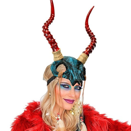 MASQUE DE CHAMAN : CRÂNE DE TAUREAU AVEC DES CORNES ET DES PLUMES