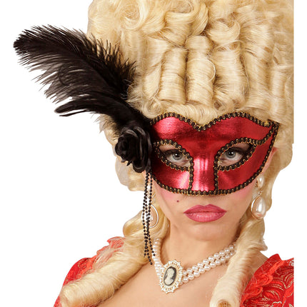 Masque noir rouge pour les yeux avec des plumes