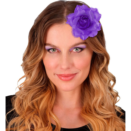 Fleur de cheveux violette
