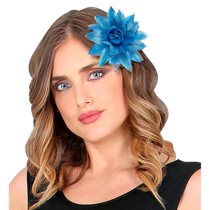 Fleur de cheveux bleue