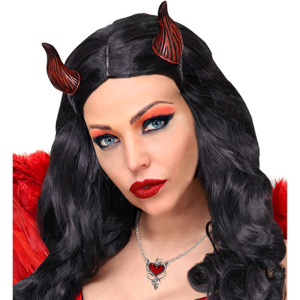 Collier en argent avec un coeur de diable rouge