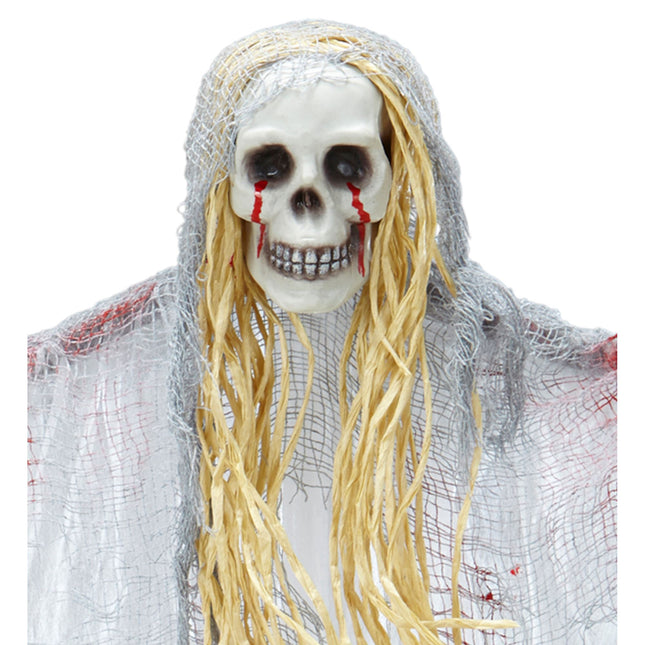 Esprit de poupée d'Halloween avec du sang