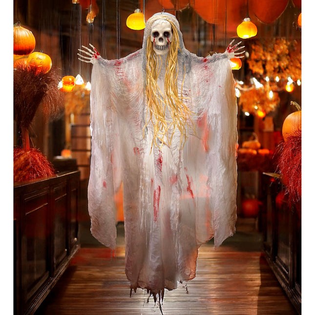 Esprit de poupée d'Halloween avec du sang