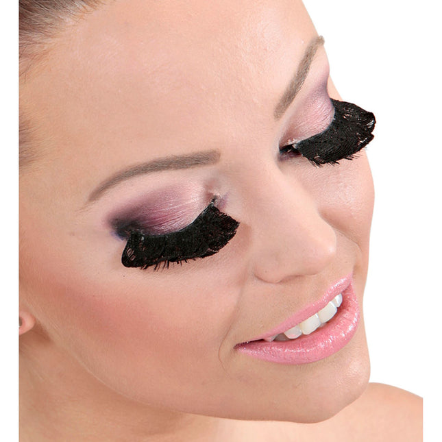 CILS NOIRS, DENTELLE
