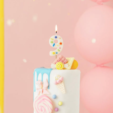 9 Jaar Kaars Gekleurd 10cm van Partydeco koop je bij Partywinkel