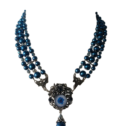 Collier bleu foncé pierre précieuse