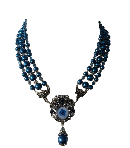 Collier bleu foncé pierre précieuse