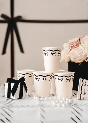 Tasses noires et blanches Bow 220ml 6pcs