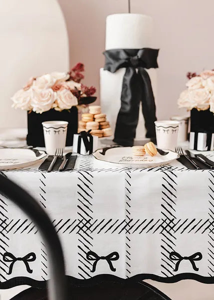 Nappe à nœuds en papier noir et blanc 1.8m