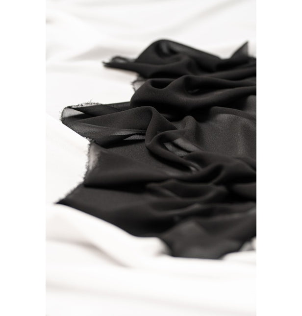 Chemin de table noir uni 5m