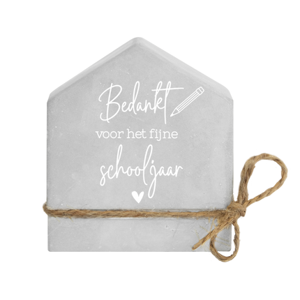 Maison en ciment gris Année scolaire 8cm