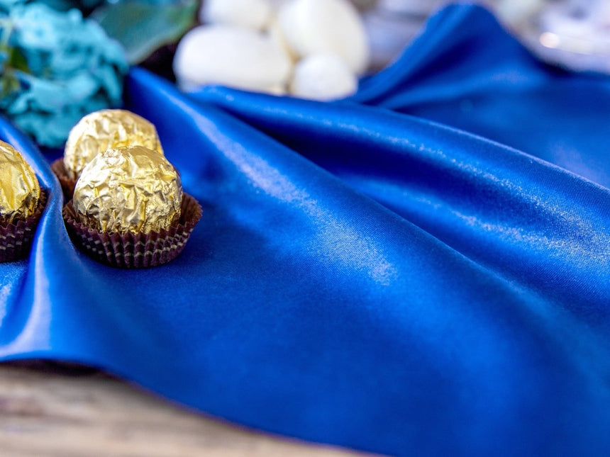 Donkerblauwe Tafelloper 16cm 9m van Partydeco koop je bij Partywinkel