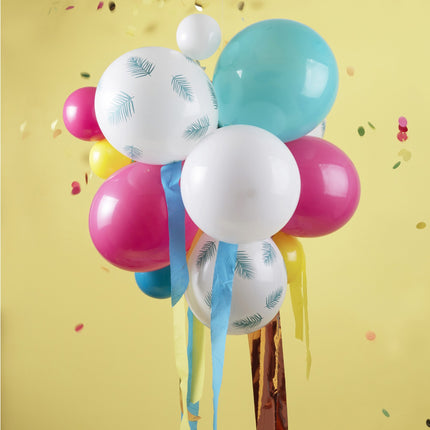 Ensemble de ballons avec feuilles