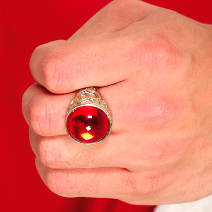 Bague rouge rubis