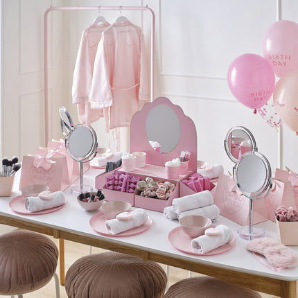 Décor de gâteau d'anniversaire rose