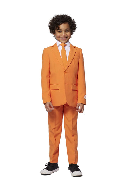 Garçon en costume orange <tc>OppoSuits</tc>