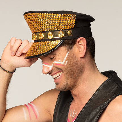 Casquette pailletée d'or