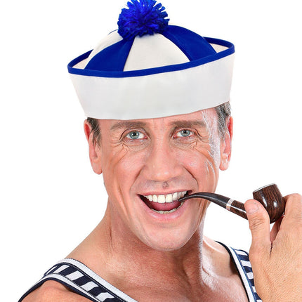 Capitaine au chapeau bleu blanc