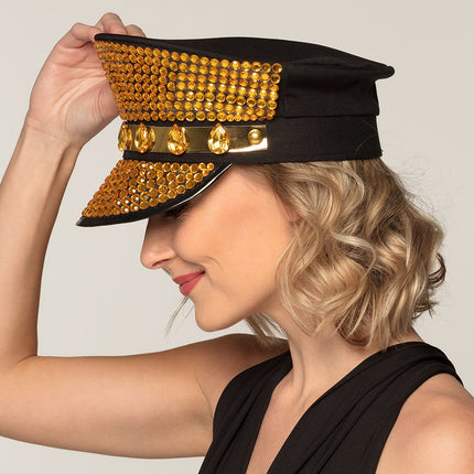 Casquette pailletée d'or