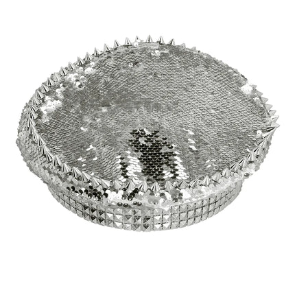 Le chapeau d'argent brille