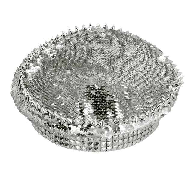 Le chapeau d'argent brille