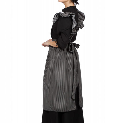 Costume de femme de chambre gris