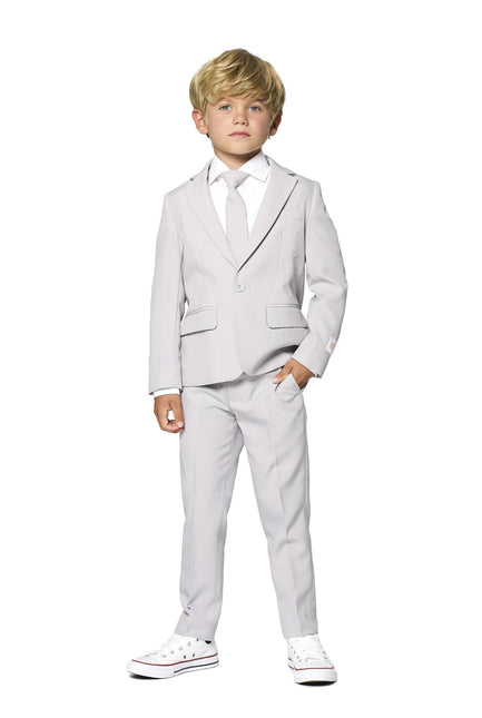Garçon en costume gris <tc>OppoSuits</tc>
