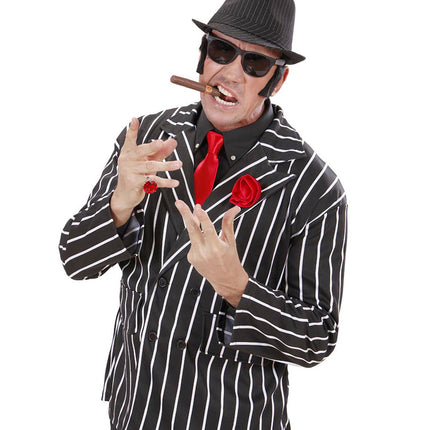 Gangster à chapeau noir