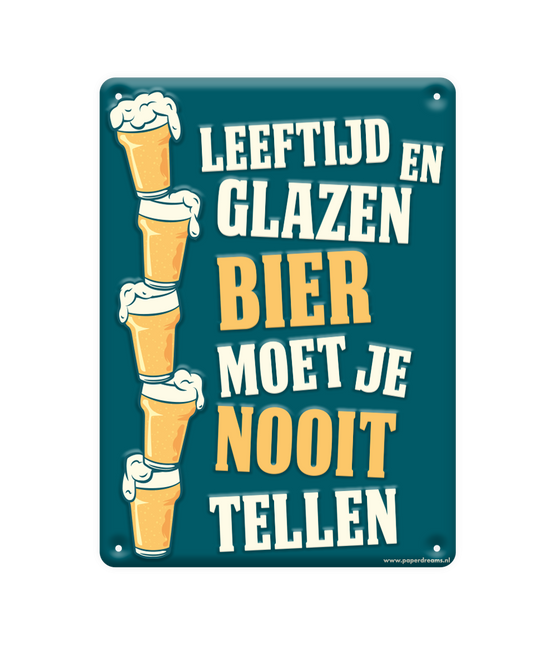 Plaque métallique Living et verres de bière