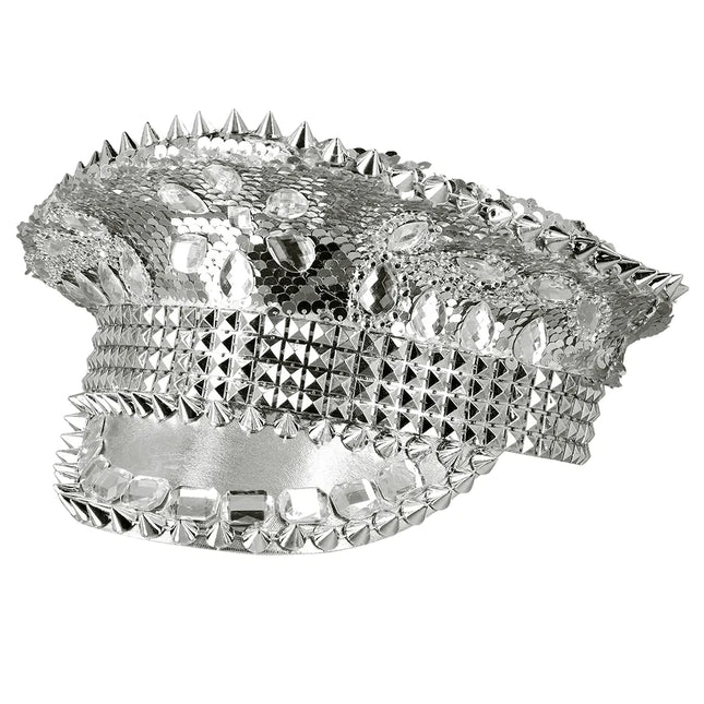 Le chapeau d'argent brille
