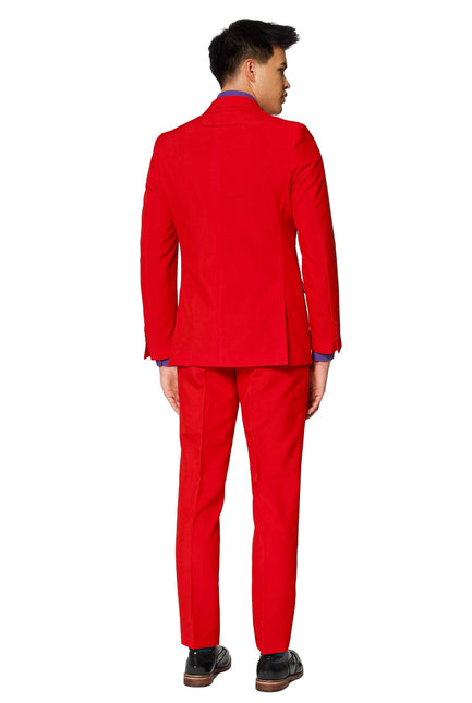 Hommes en costume rouge <tc>OppoSuits</tc>